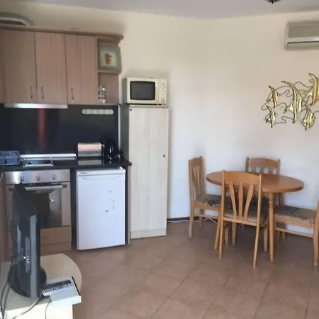 Apartment 3 Bedroom With Pool Views At Arcadia Complex